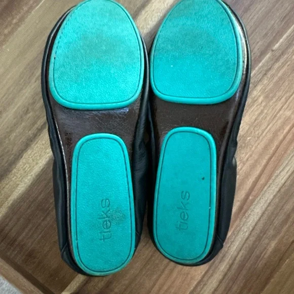 Tieks black flats - Picture 4 of 9